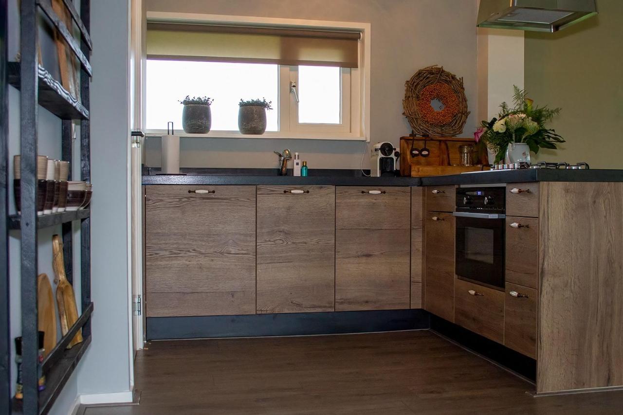 Bed En Breakfast The Wooden Wall Marum Bagian luar foto